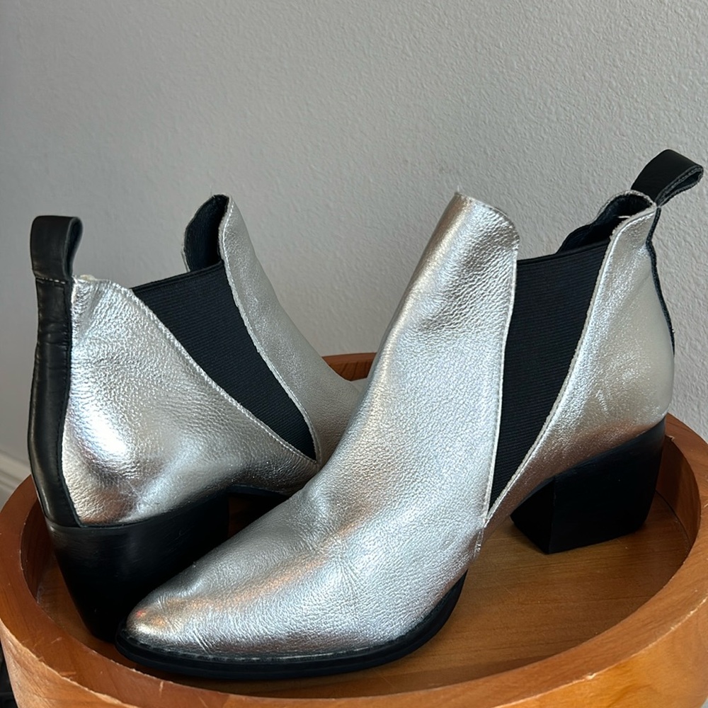 Solsana booties